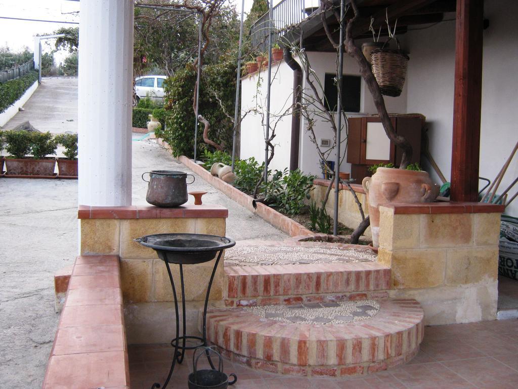 B&B La Casa Dell'Artista Assoro 외부 사진